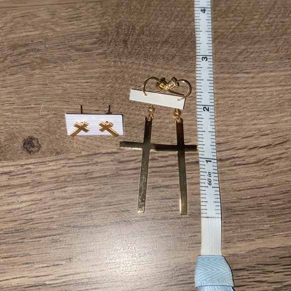 2 Pair Of Cross Earrings - Picture 3 of 4